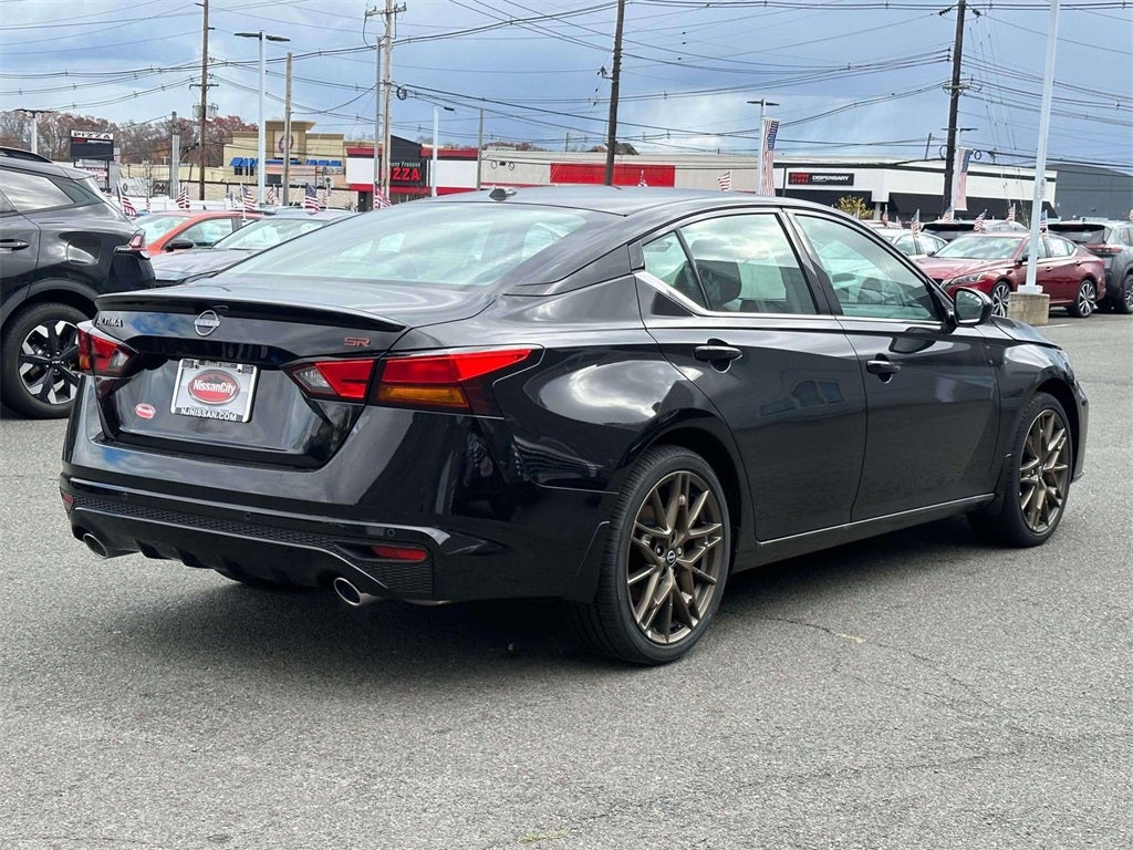 2025 Nissan Altima SR