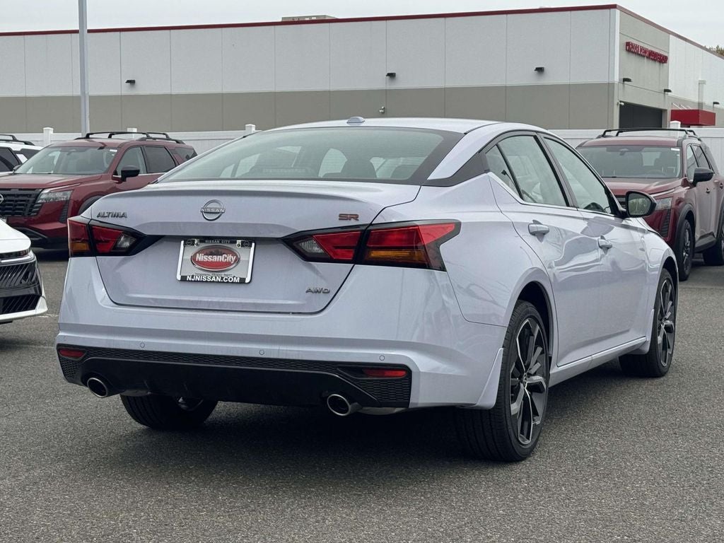 2025 Nissan Altima SR