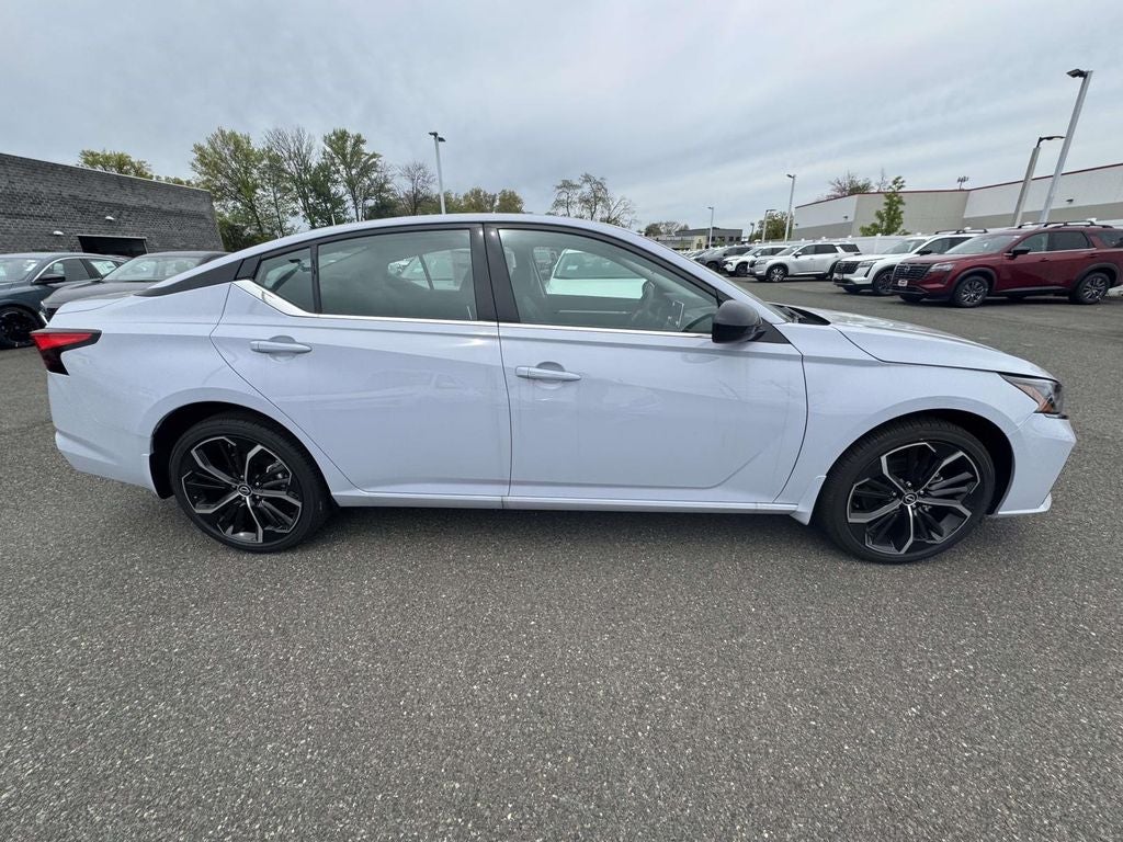 2025 Nissan Altima SR