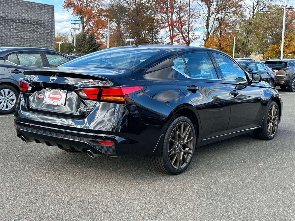 2025 Nissan Altima SR