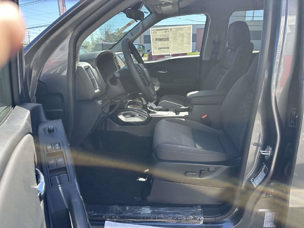 2027 Nissan Frontier Crew Cab SV