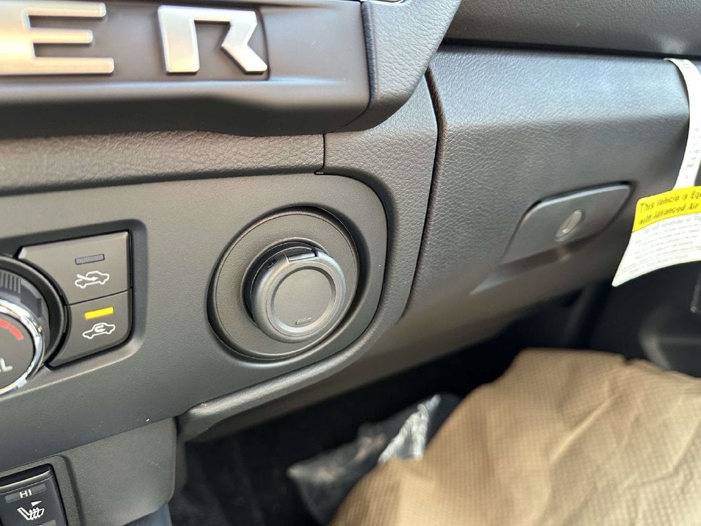 2027 Nissan Frontier Crew Cab SV