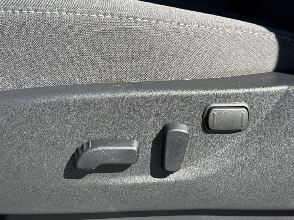 2027 Nissan Frontier Crew Cab SV