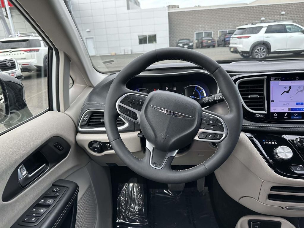 2024 Chrysler Pacifica Hybrid Select