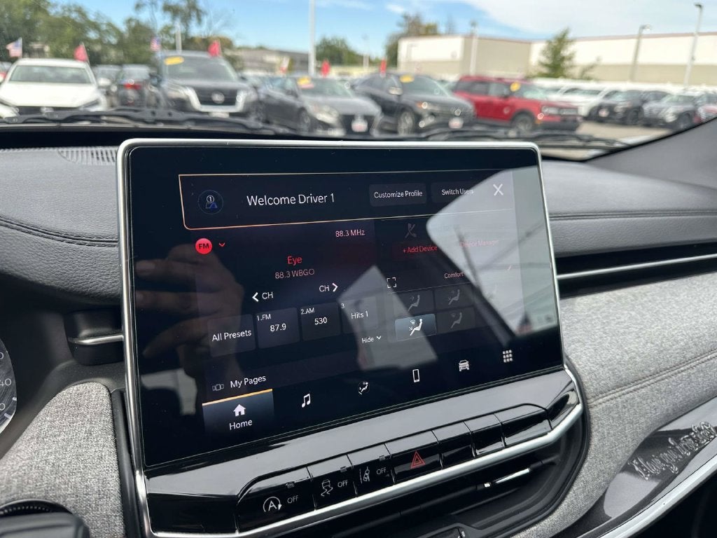 2023 Jeep Compass Latitude Lux