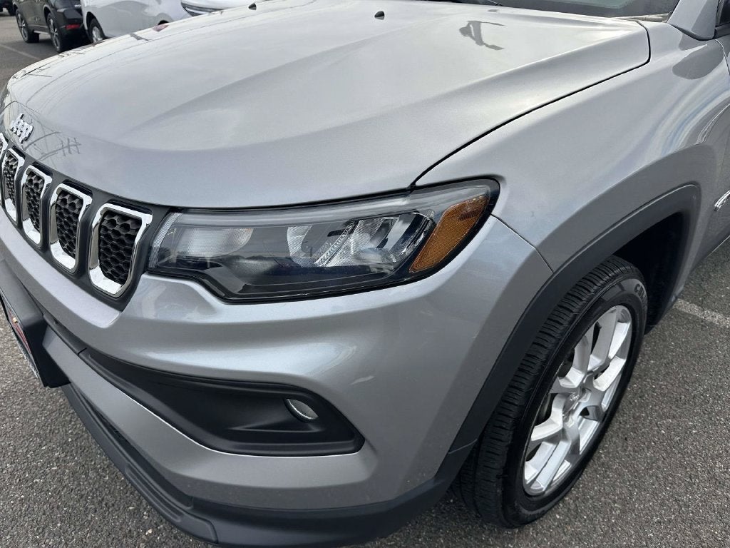2023 Jeep Compass Latitude Lux