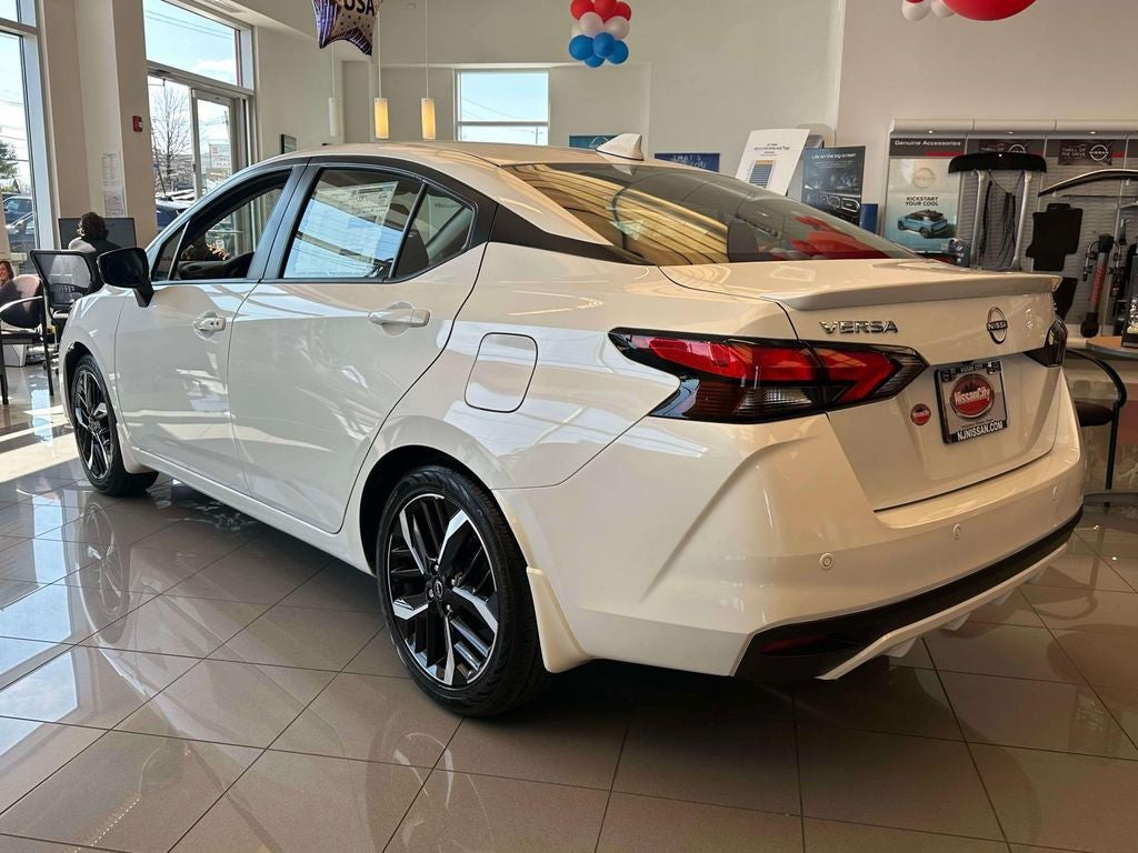 2025 Nissan Versa SR
