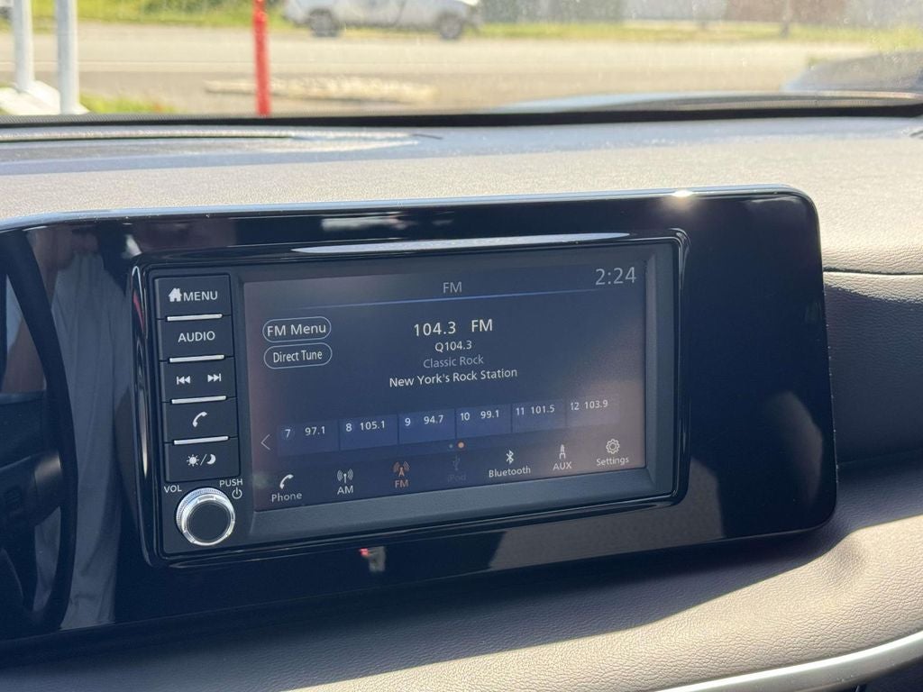 2025 Nissan Kicks S