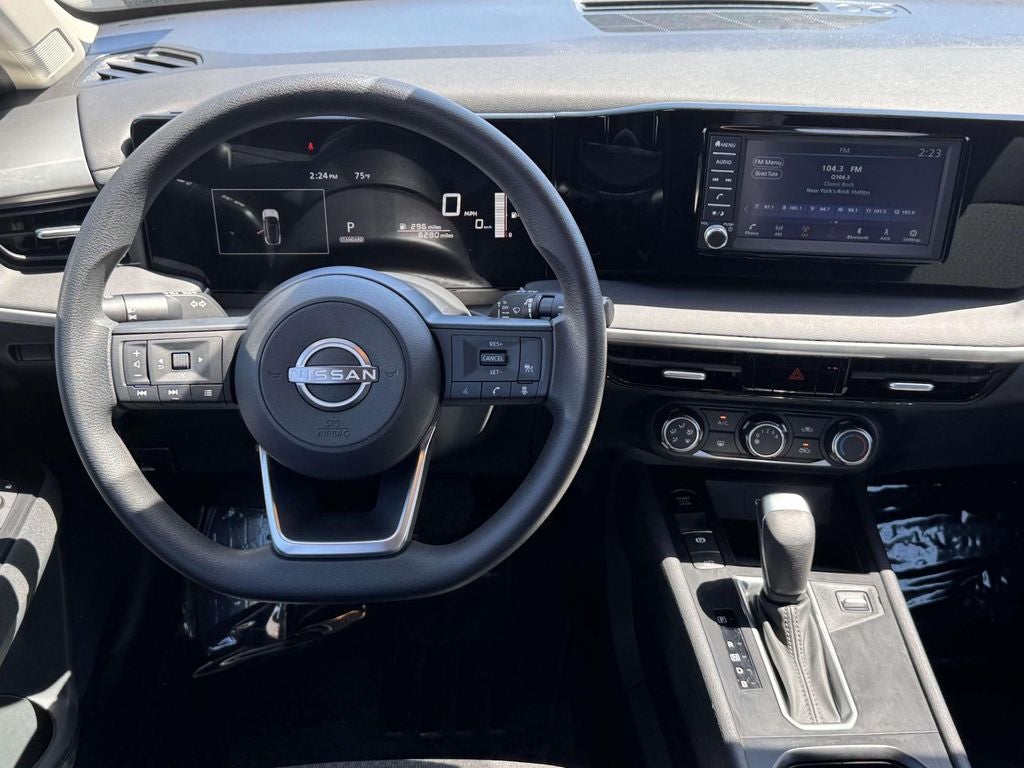 2025 Nissan Kicks S