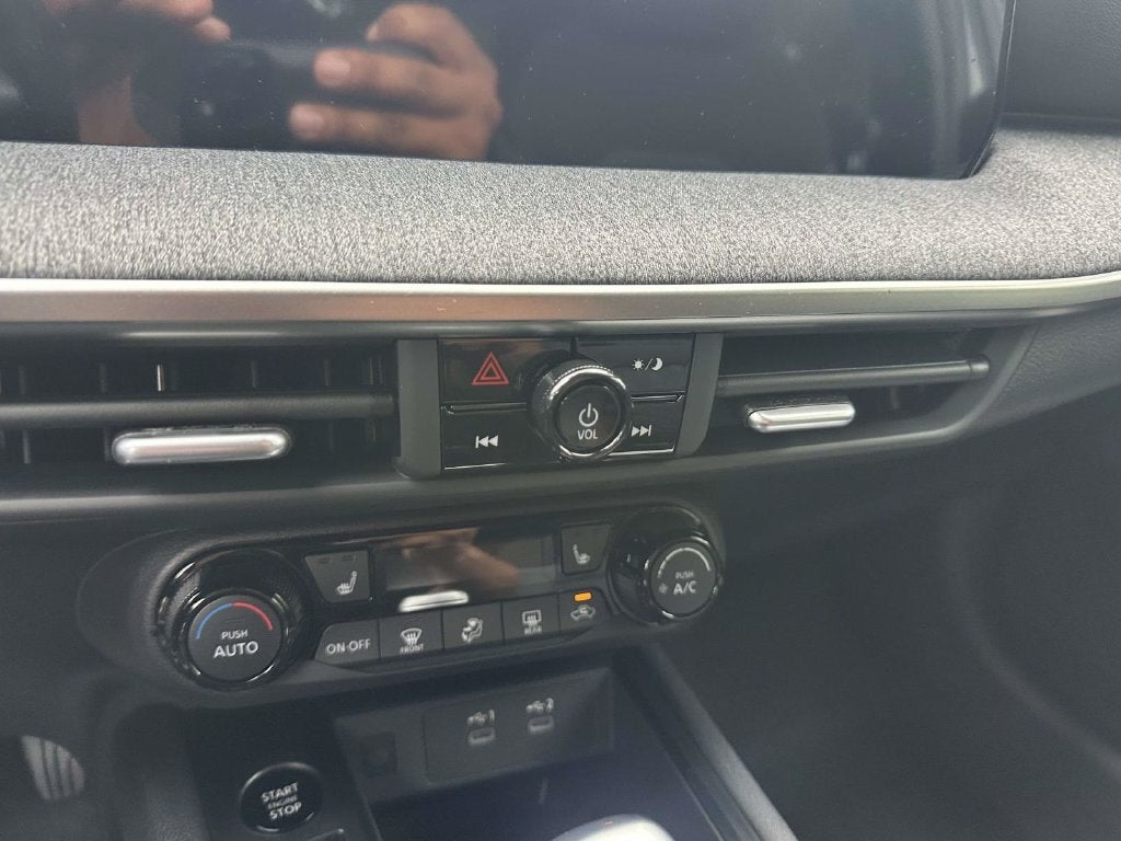2027 Nissan Kicks SV