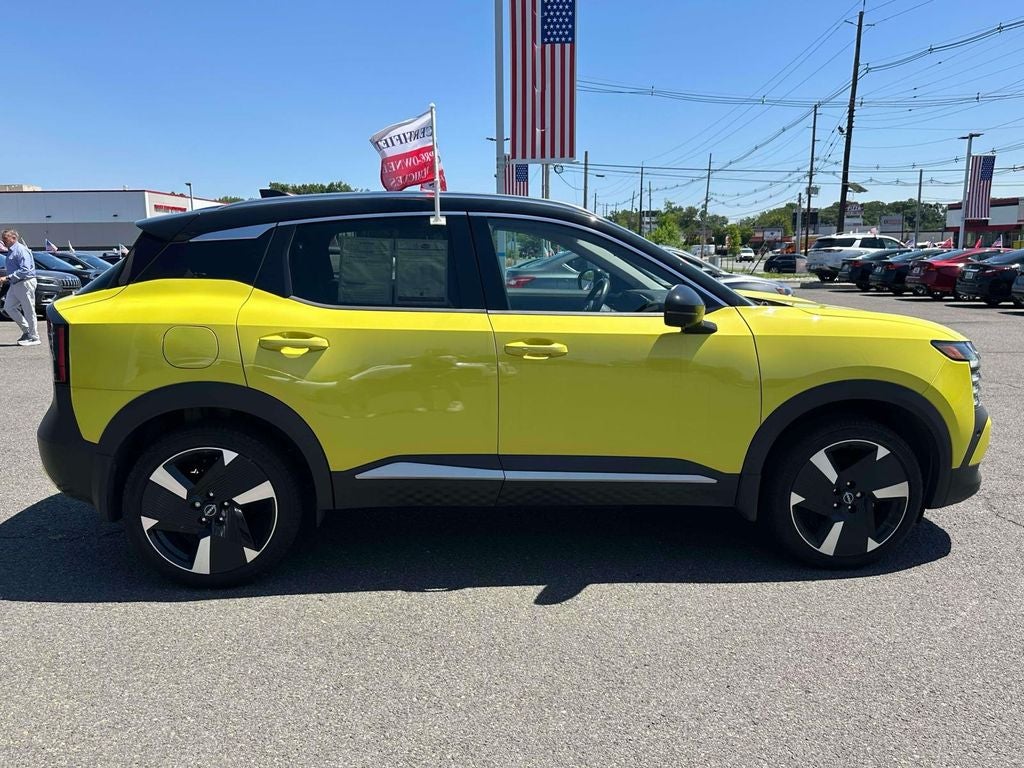 2025 Nissan Kicks SR