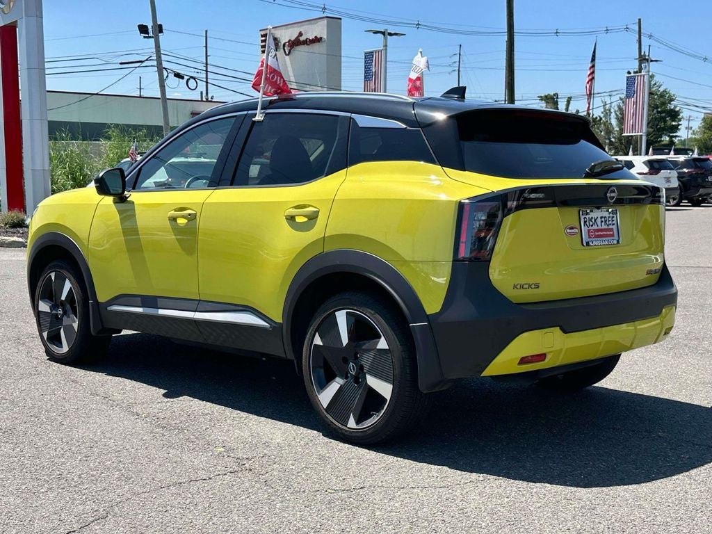2025 Nissan Kicks SR