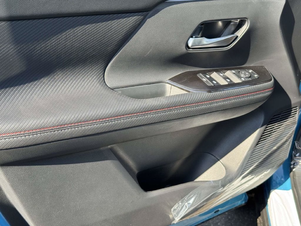2027 Nissan Kicks SR