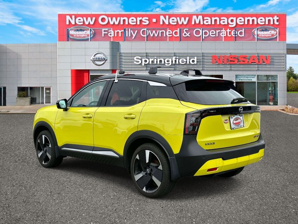 2025 Nissan Kicks SR