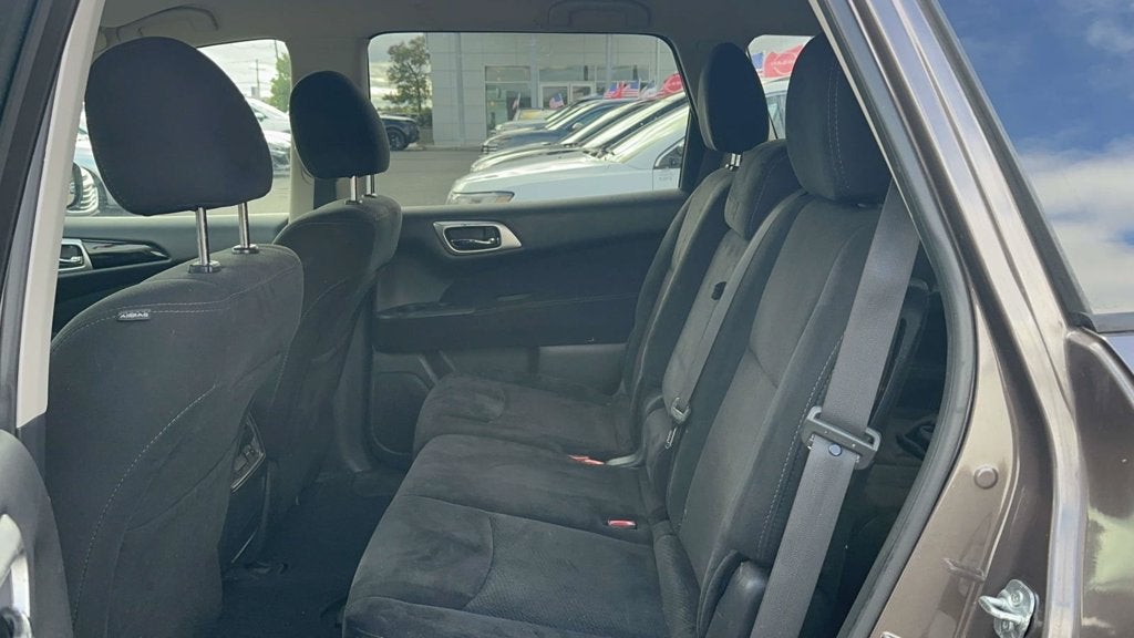 2015 Nissan Pathfinder SV