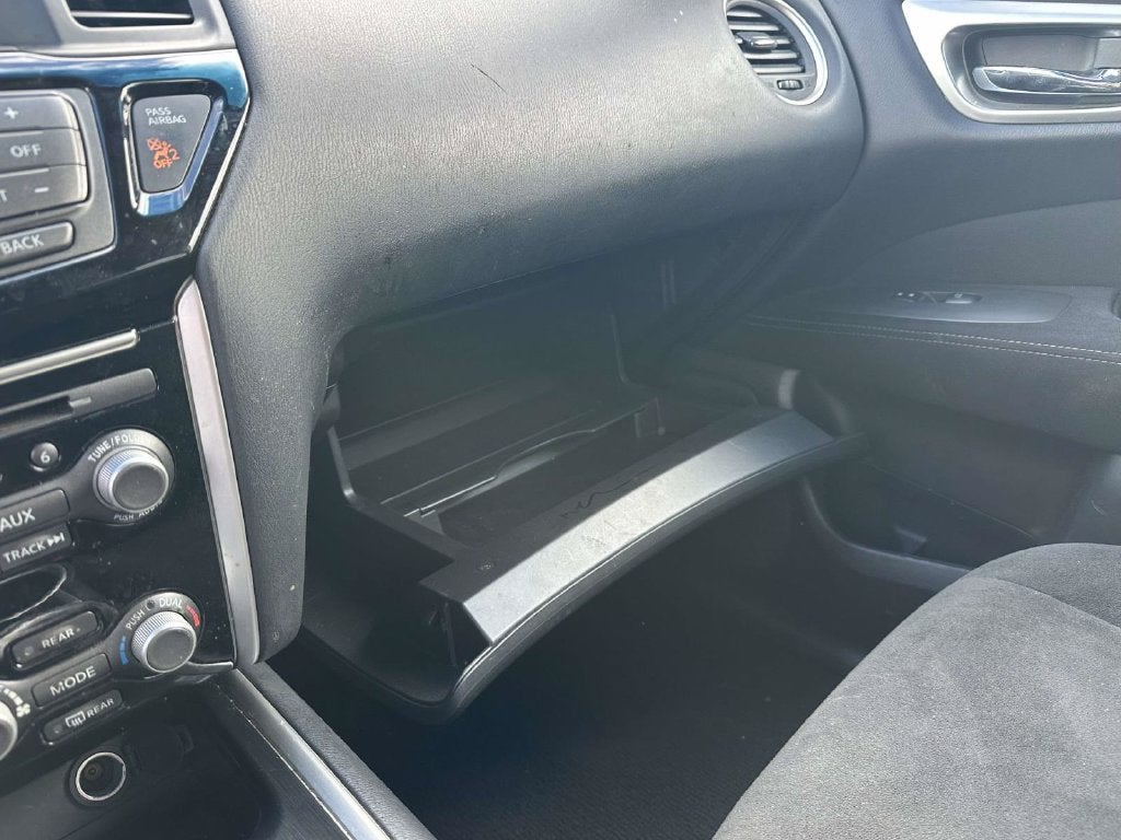2015 Nissan Pathfinder SV