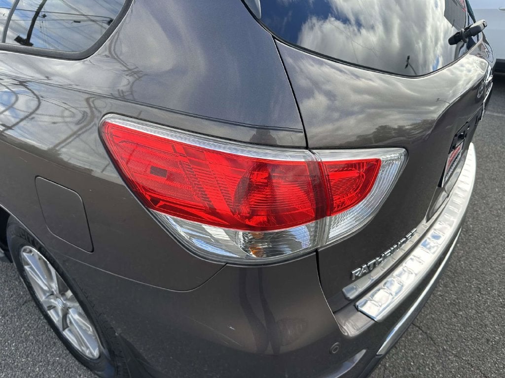 2015 Nissan Pathfinder SV