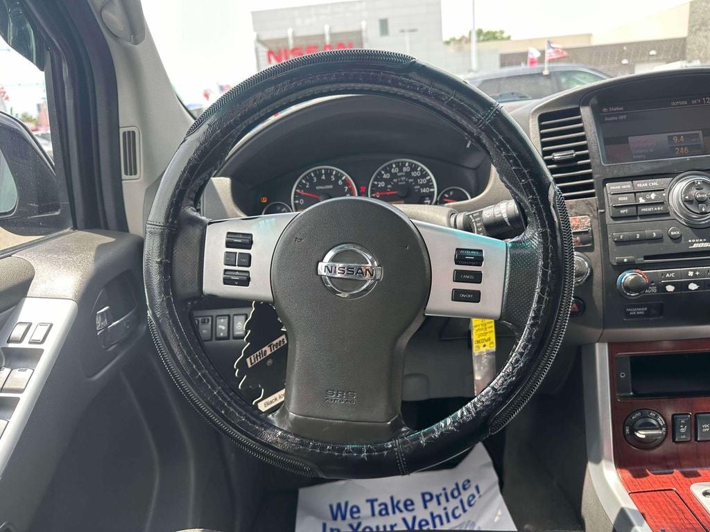 2008 Nissan Pathfinder LE