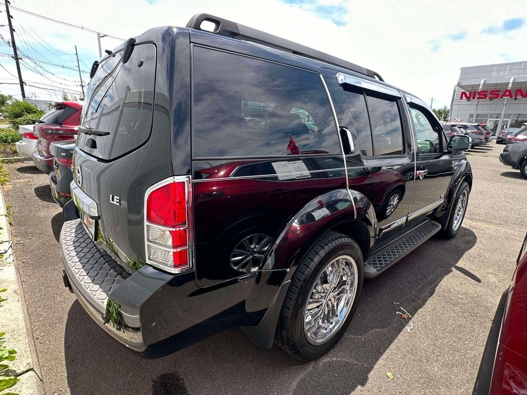 2008 Nissan Pathfinder LE