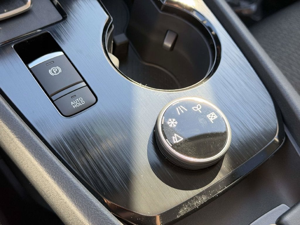 2027 Nissan Rogue SV