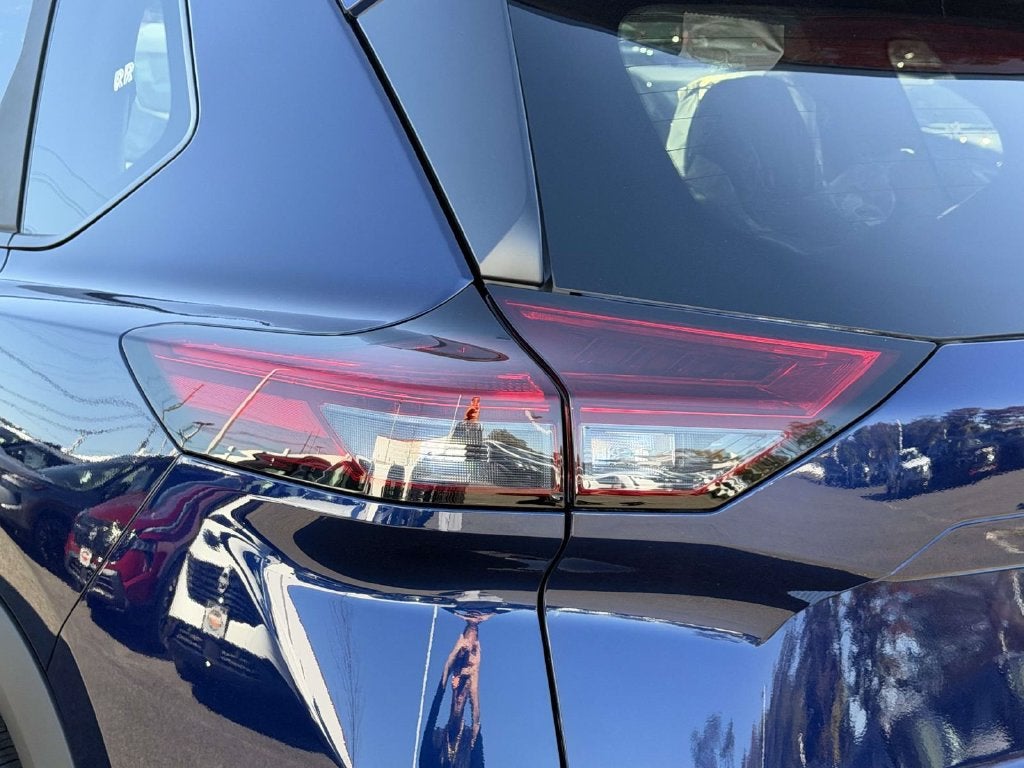 2027 Nissan Rogue SV