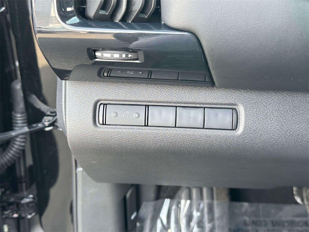 2025 Nissan Pathfinder S