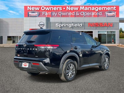 2025 Nissan Pathfinder S