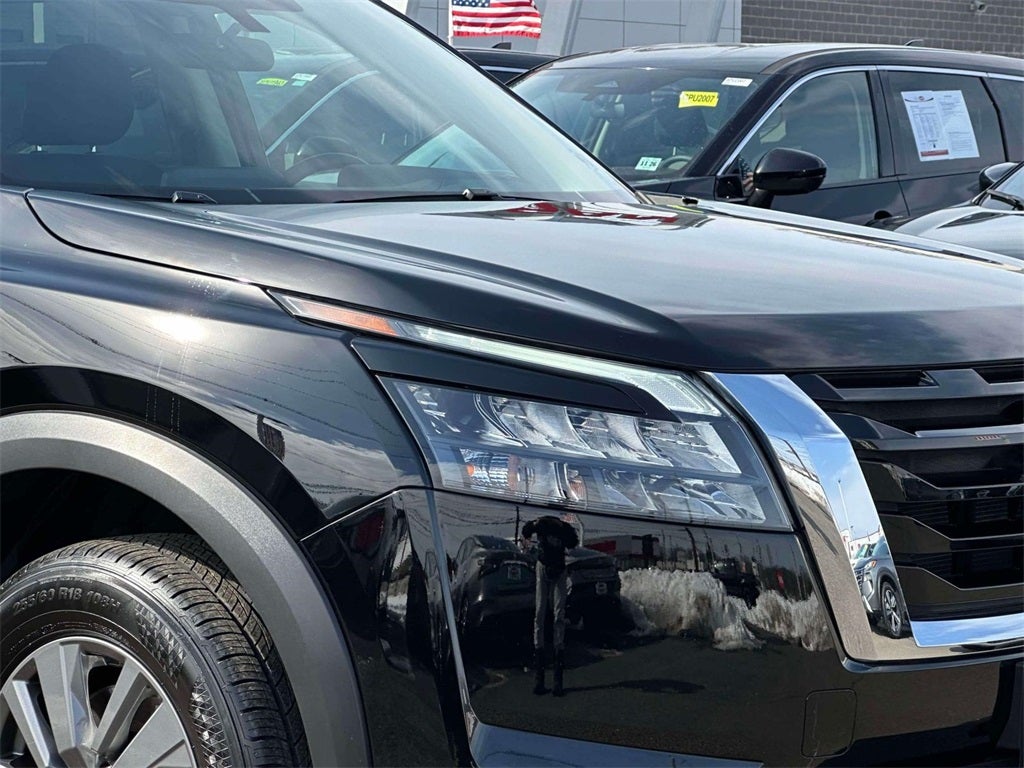 2025 Nissan Pathfinder S