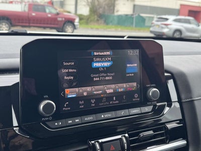 2022 Nissan Pathfinder SV