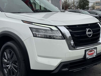 2022 Nissan Pathfinder SV