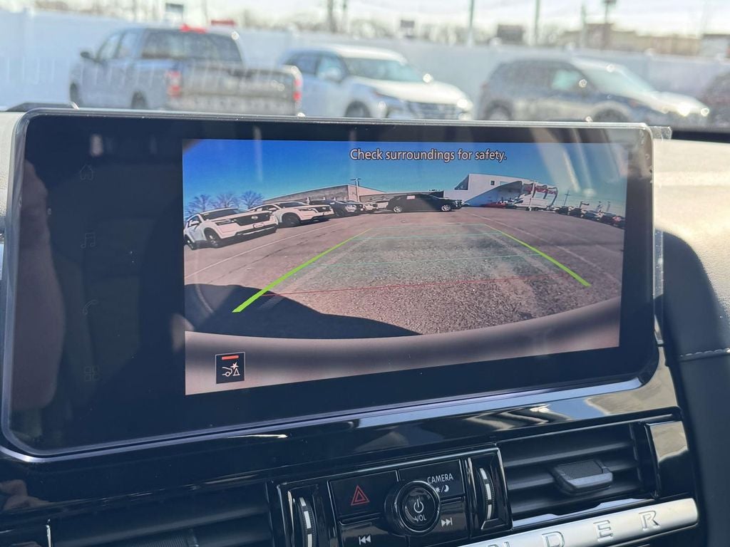 2026 Nissan Pathfinder SV