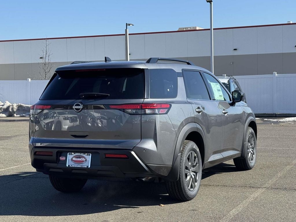 2026 Nissan Pathfinder SV
