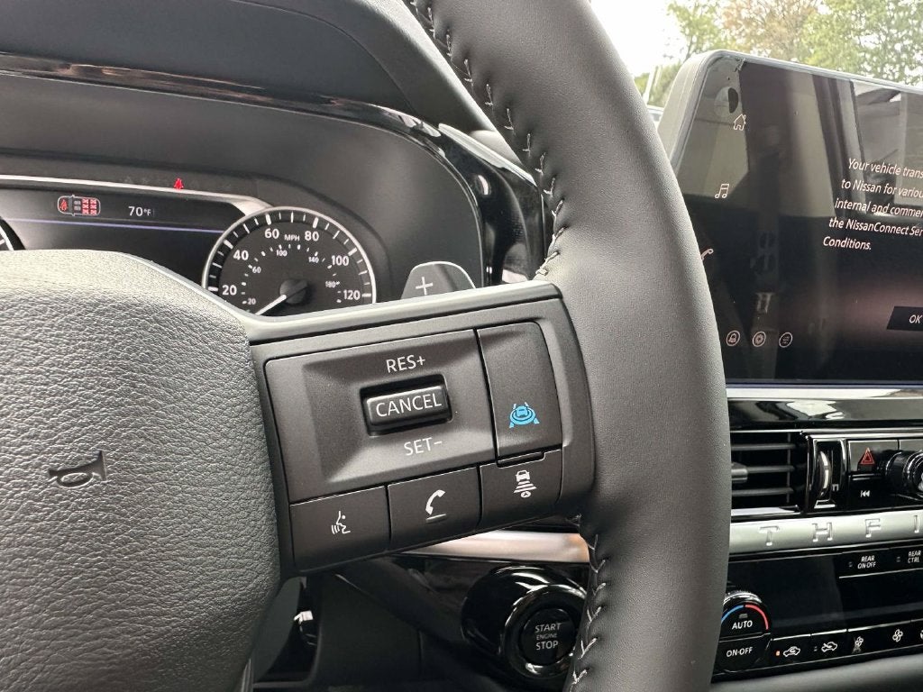 2026 Nissan Pathfinder SV