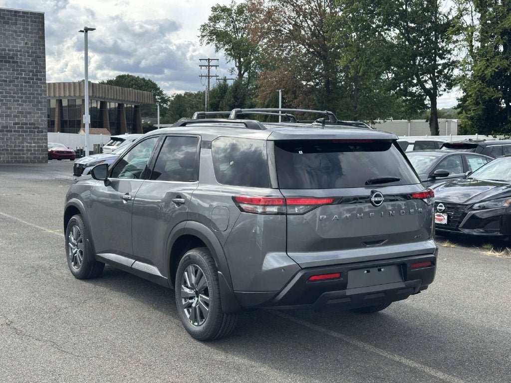 2026 Nissan Pathfinder SV