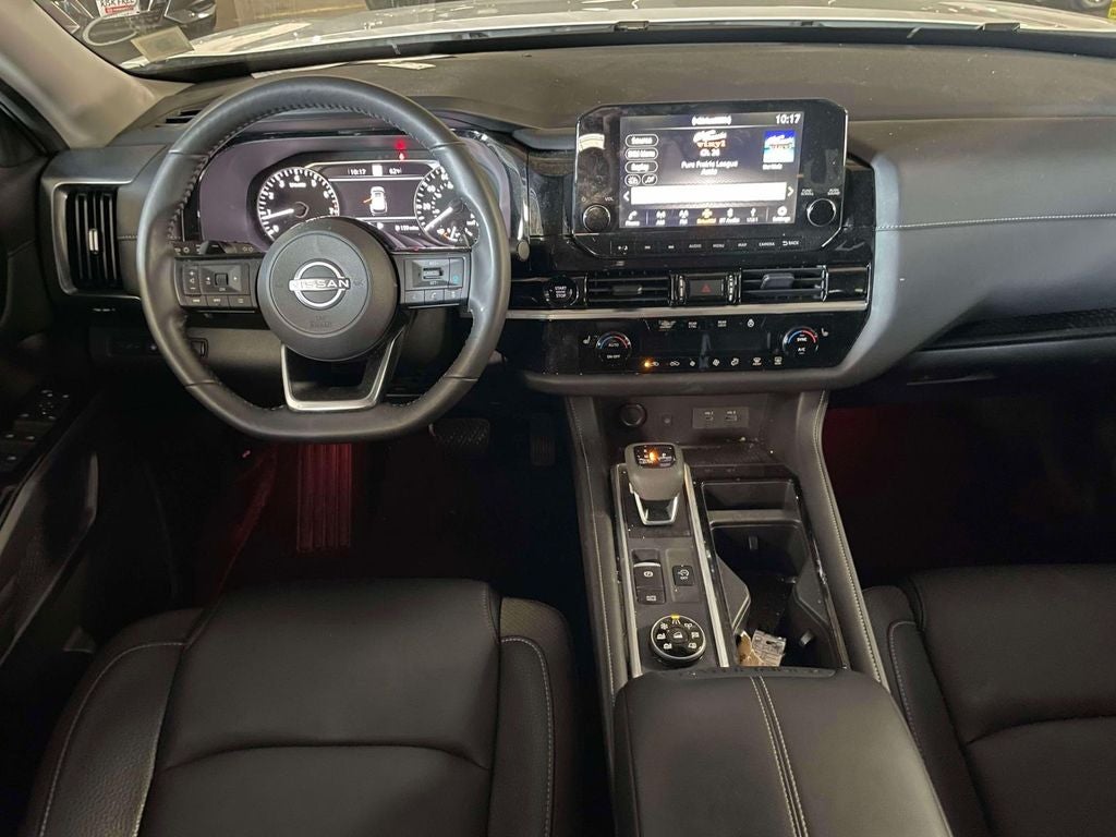 2025 Nissan Pathfinder SL