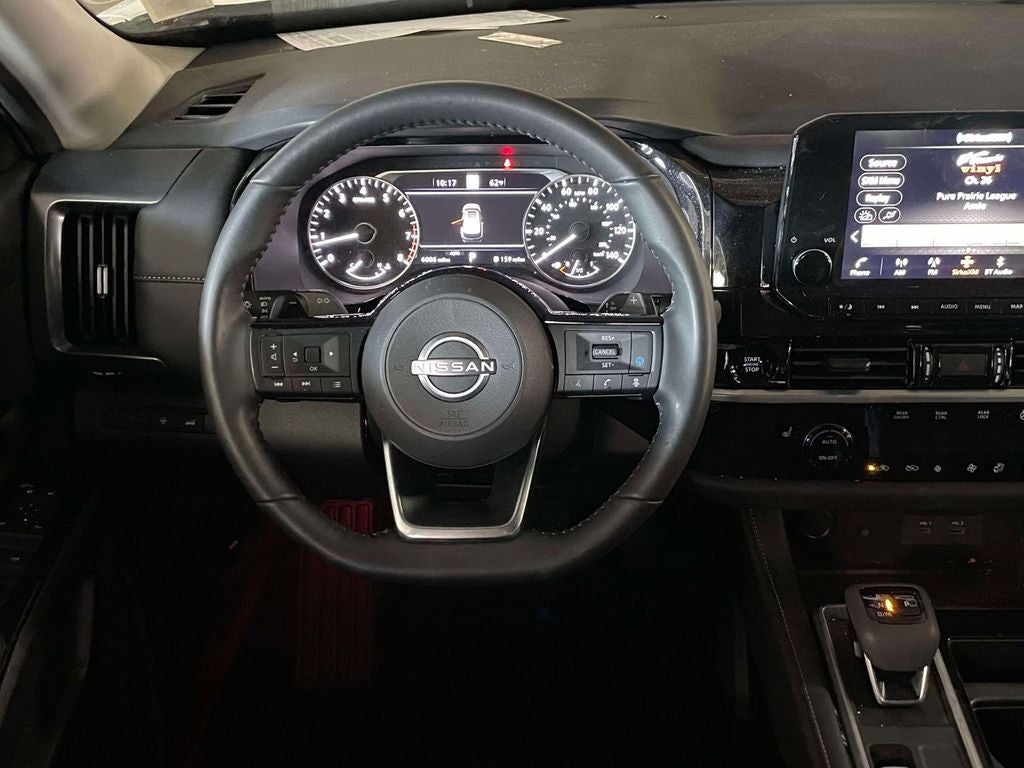 2025 Nissan Pathfinder SL