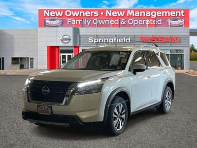 2025 Nissan Pathfinder SL