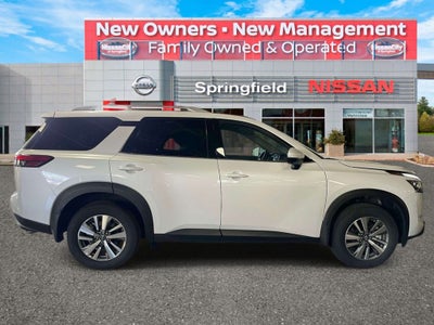 2025 Nissan Pathfinder SL