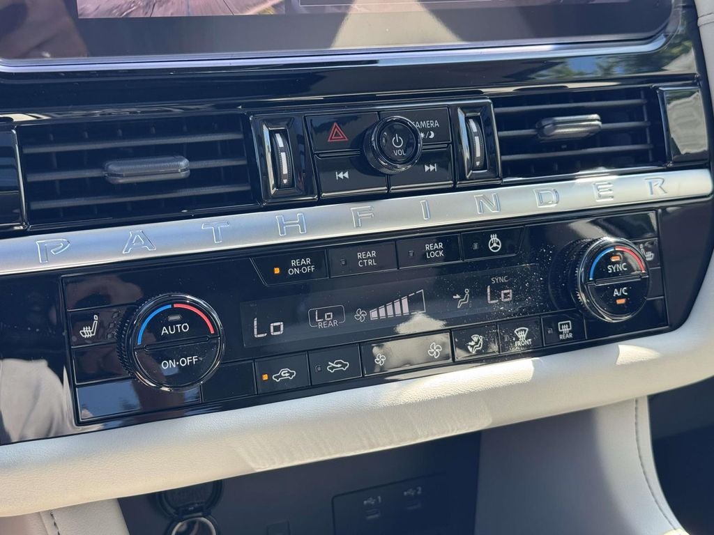 2026 Nissan Pathfinder SL