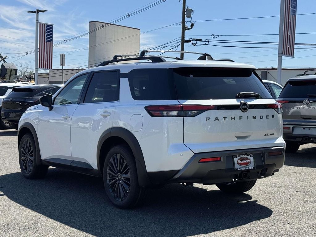 2026 Nissan Pathfinder SL