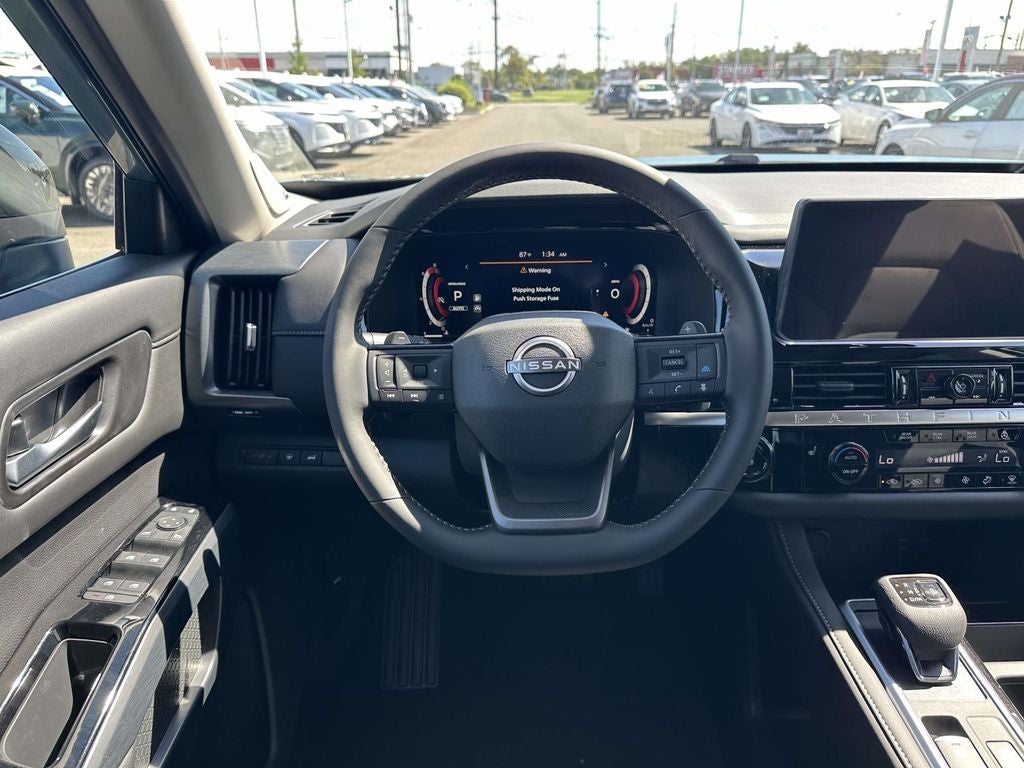 2026 Nissan Pathfinder SL