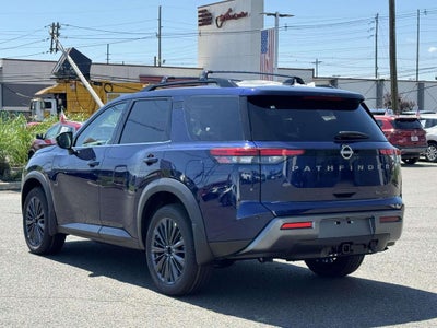 2026 Nissan Pathfinder SL