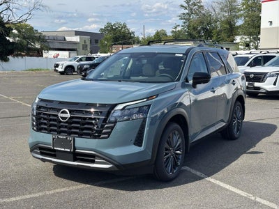 2026 Nissan Pathfinder SL