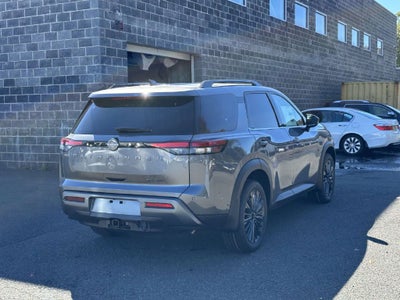 2026 Nissan Pathfinder SL