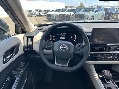 2026 Nissan Pathfinder SL