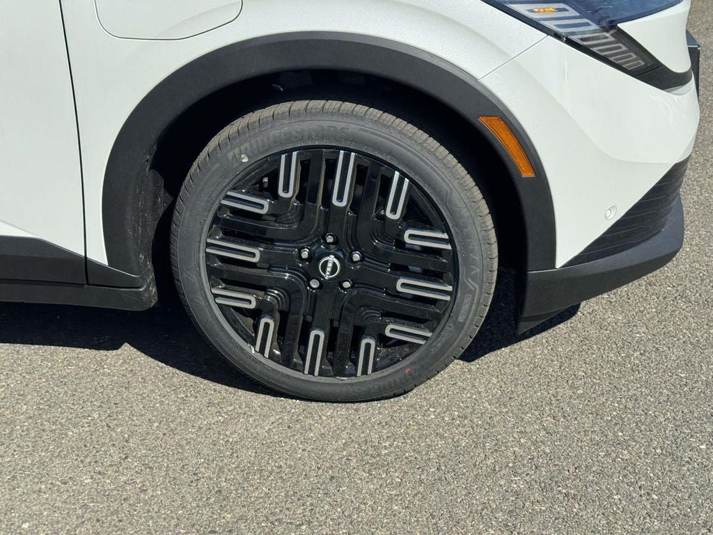 2026 Nissan LEAF Platinum+