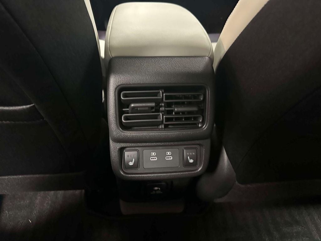 2026 Nissan LEAF Platinum+