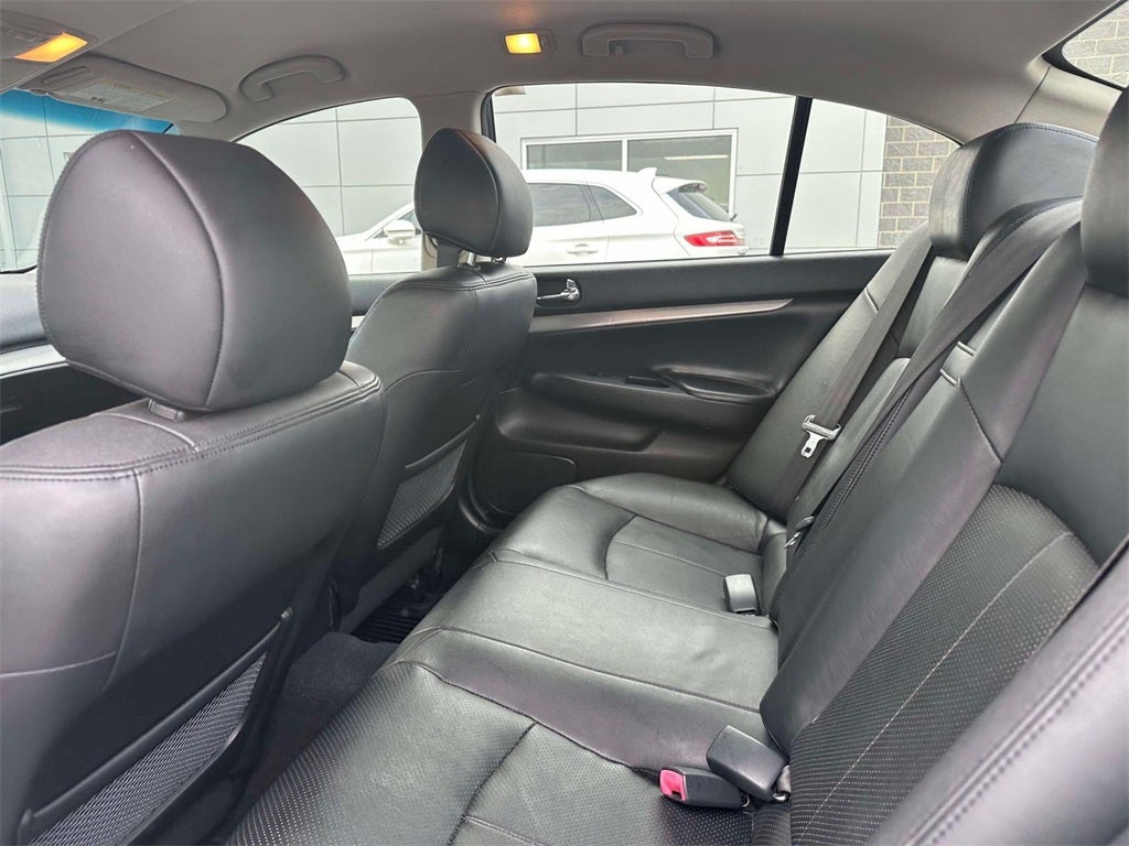 2011 INFINITI G37 X