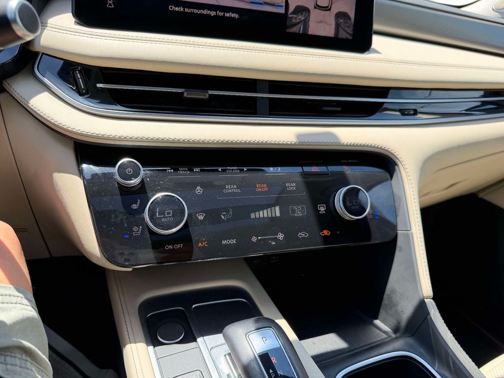 2025 INFINITI QX60 LUXE