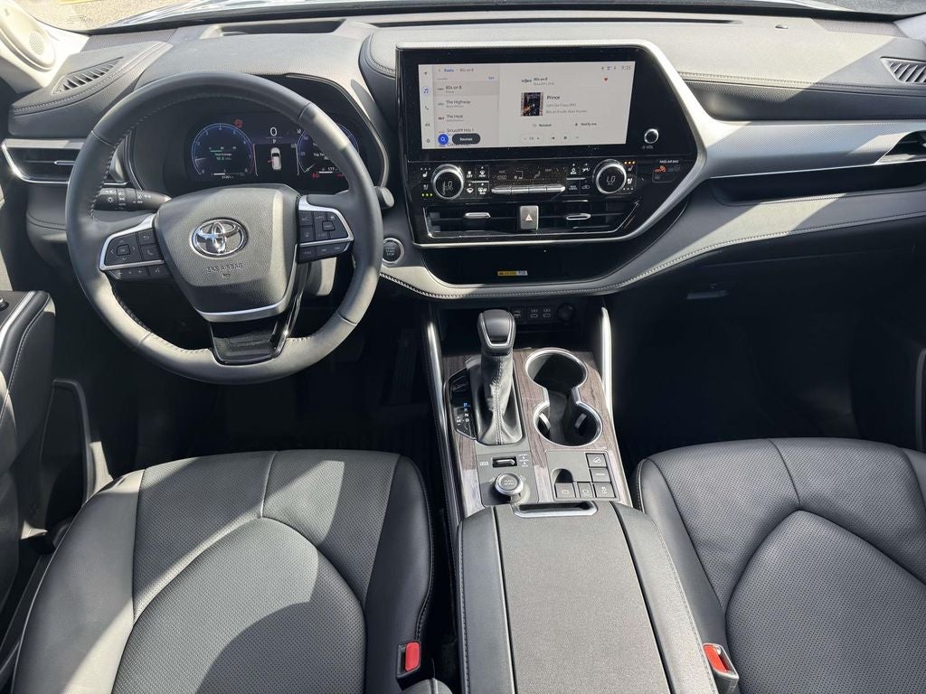 2025 Toyota Highlander Platinum
